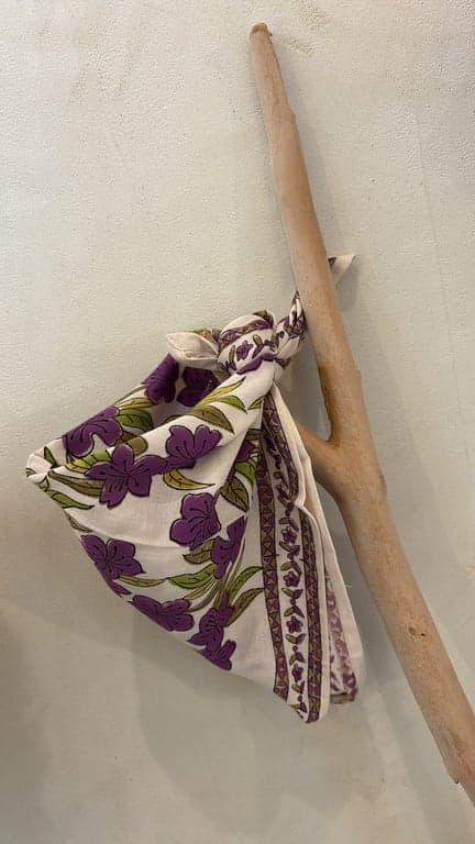 Petit foulard à motifs - photo 5