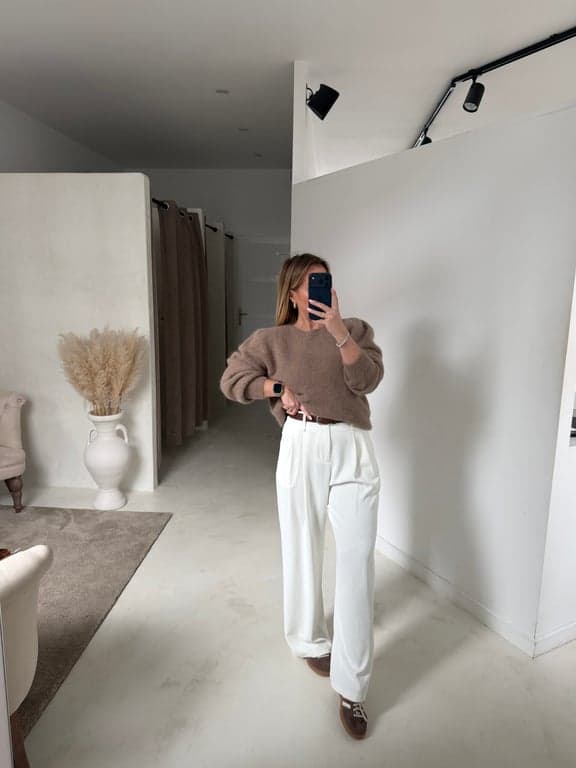 Pull à épaulettes taupe - photo 1