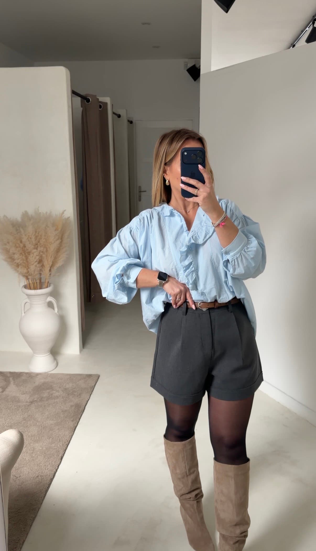 Short gris à pinces, ceinturé - Jupes & Shorts | Sodress - Vue alternative