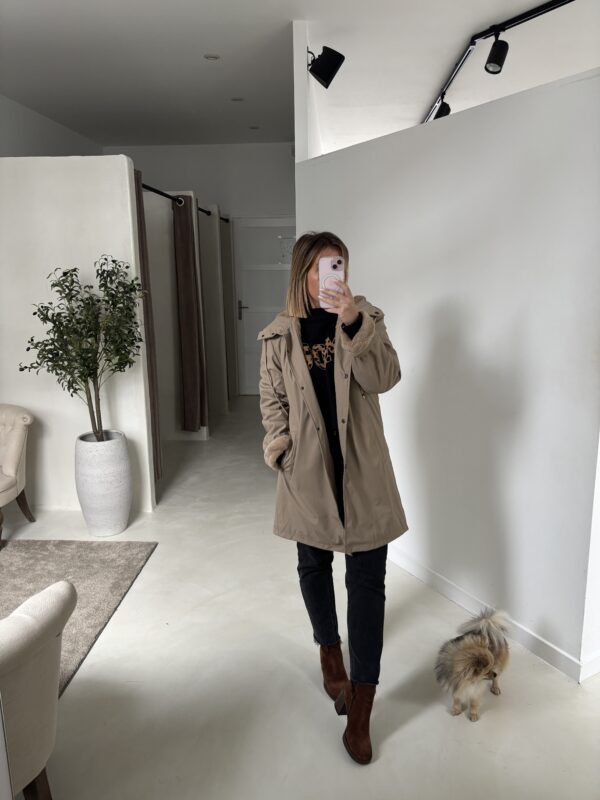 Long manteau beige déperlant avec intérieur fourré