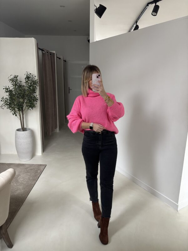 Pull col roulé rose