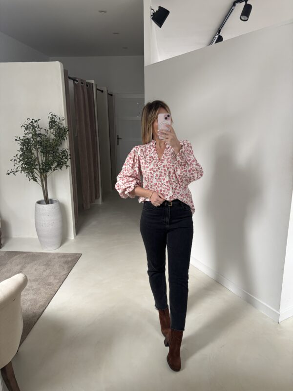 Blouse fleurie effet dentelle