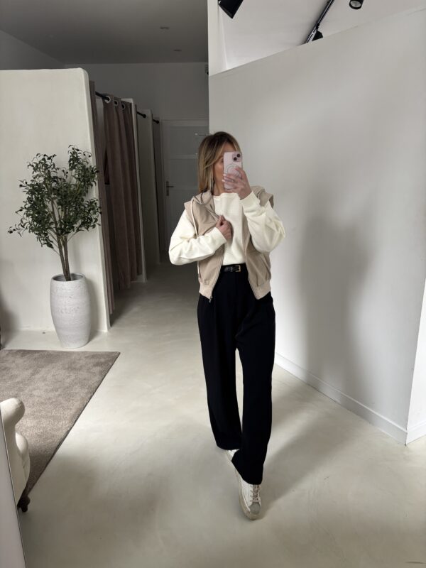 Cardigan sans manches avec capuche et détails contrastants – Image 2