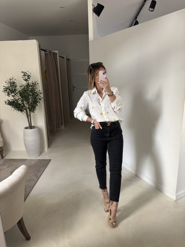 Chemise blanche à broderies citrons