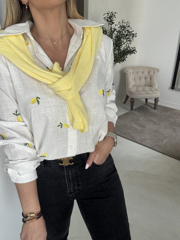 Chemise blanche à broderies citrons – Image 2