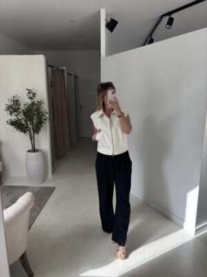Veste courte sans manches avec fermeture éclair écrue