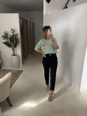 T-shirt oversize vert et motif cœur amor rose