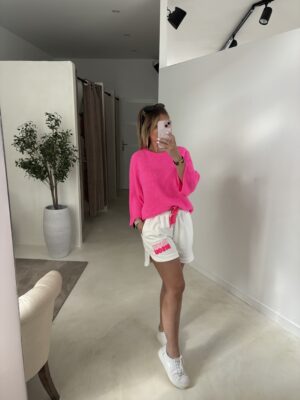 Short décontracté blanc avec broderies « Bisou Bisou » rose
