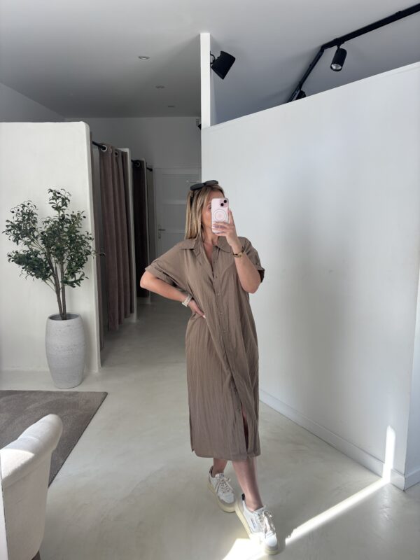 Robe chemise légère à manches courtes taupe