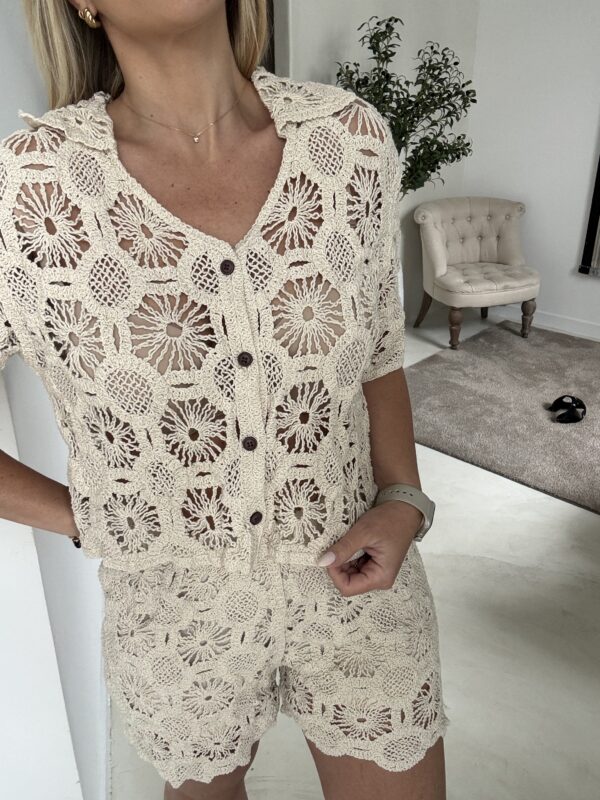 Short en crochet ajouré beige