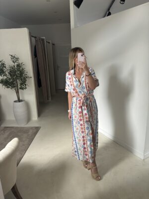 Robe chemise longue blanche, à motifs colorés