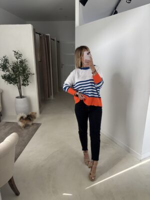 Pull col rond blanc, à rayures bleues et bande orange