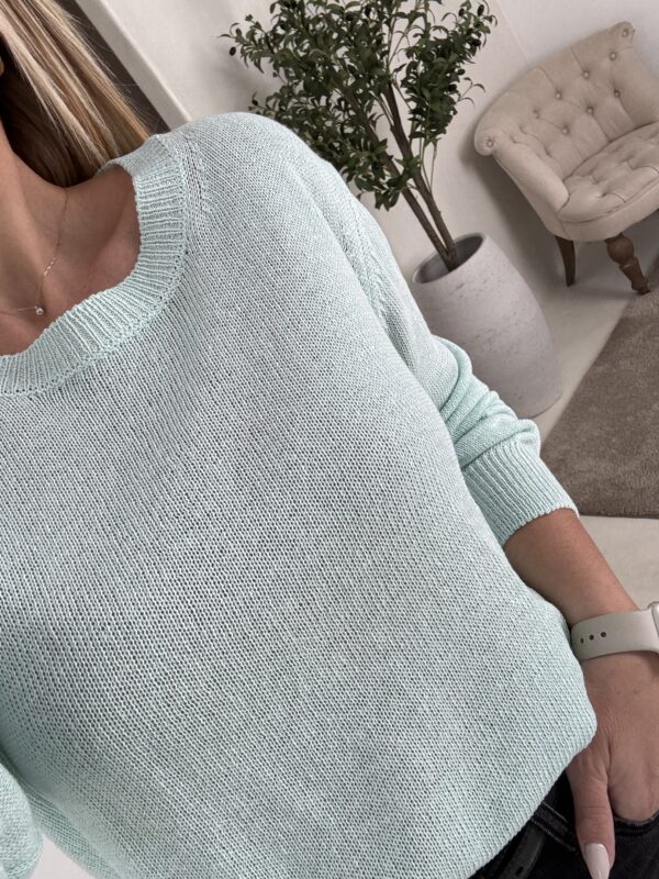 Pull en maille bleu – Image 2