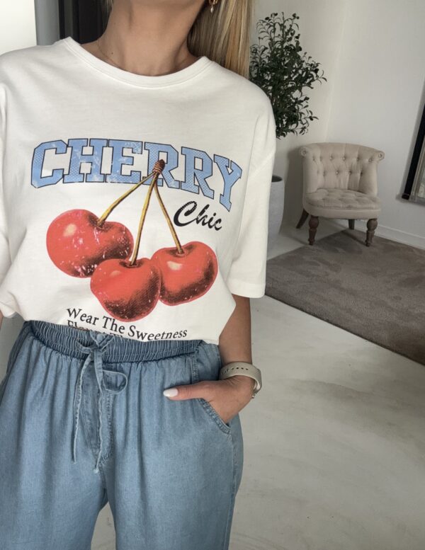 T-shirt oversize blanc cerise – Image 2