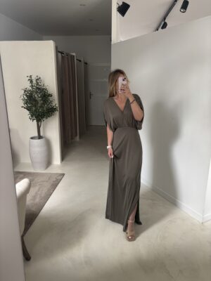 Robe longue kaki col V, coupe ample