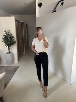 T-shirt beige col V avec broderies