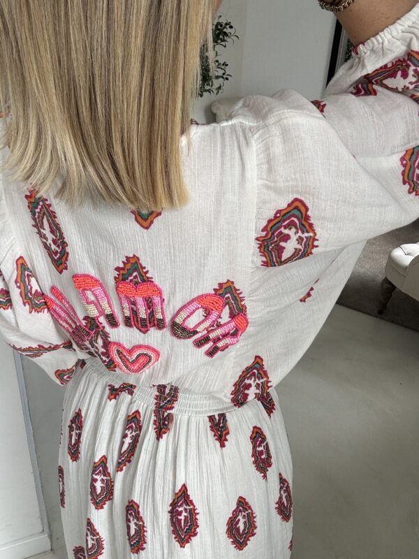 Robe longue et large col V à motifs colorés – Image 2