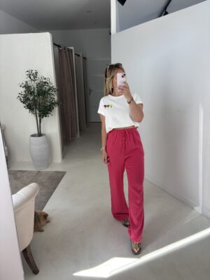 T-shirt blanc, détails broderies glaces colorées