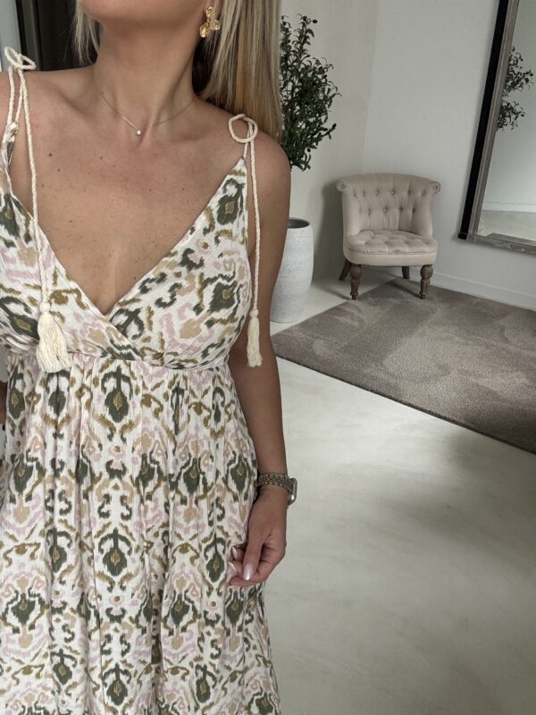 Robe courte bohème à motifs roses et verts – Image 2