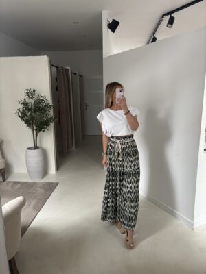 T-shirt blanc avec manches à volants