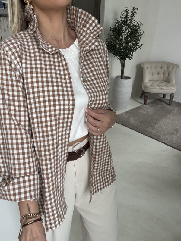 Blouse à carreaux camel – Image 3