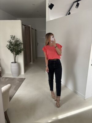 T-shirt corail avec manches à volants