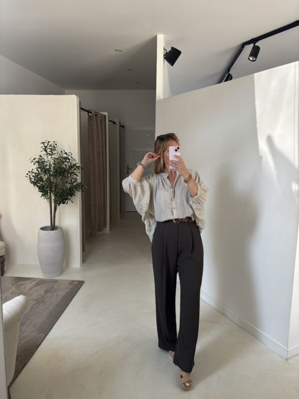 Blouse ample et fluide beige clair