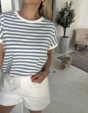 T-Shirt à rayures bleues et blanches