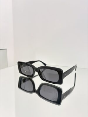 Lunettes de soleil noire