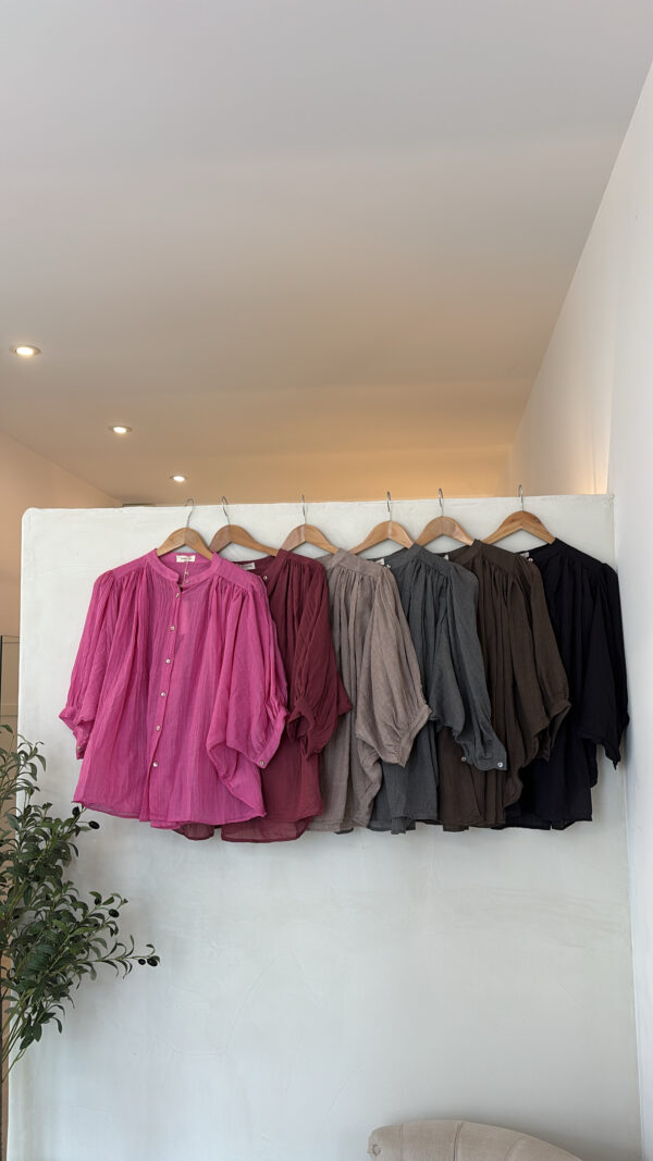 Blouse ample et fluide noire – Image 2