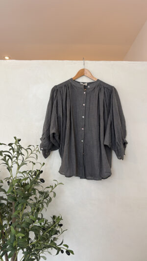 Blouse ample et fluide gris foncé