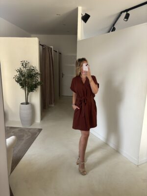 Robe courte café avec ceinture