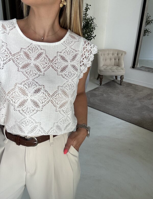 Top en dentelle blanc, sans manches – Image 2