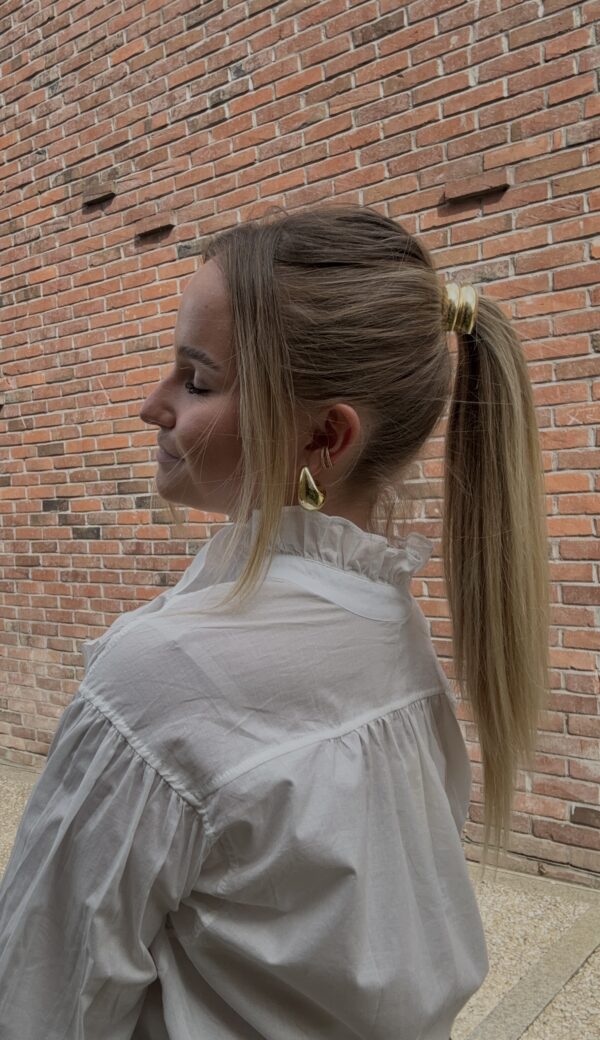 Élastique pour cheveux avec bijou doré – Image 2