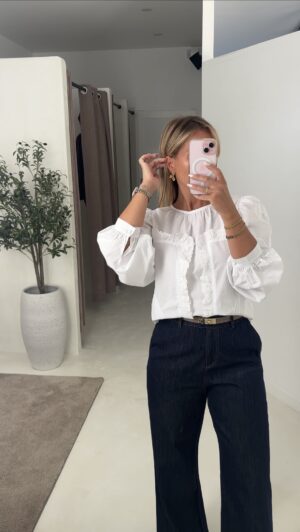 blouse blanche col rond et volants