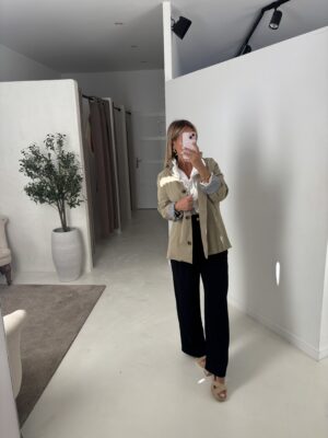 Surechemise style trench léger kaki clair avec col montant