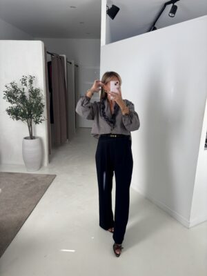 Blouse à carreaux marine et marron et détails volants