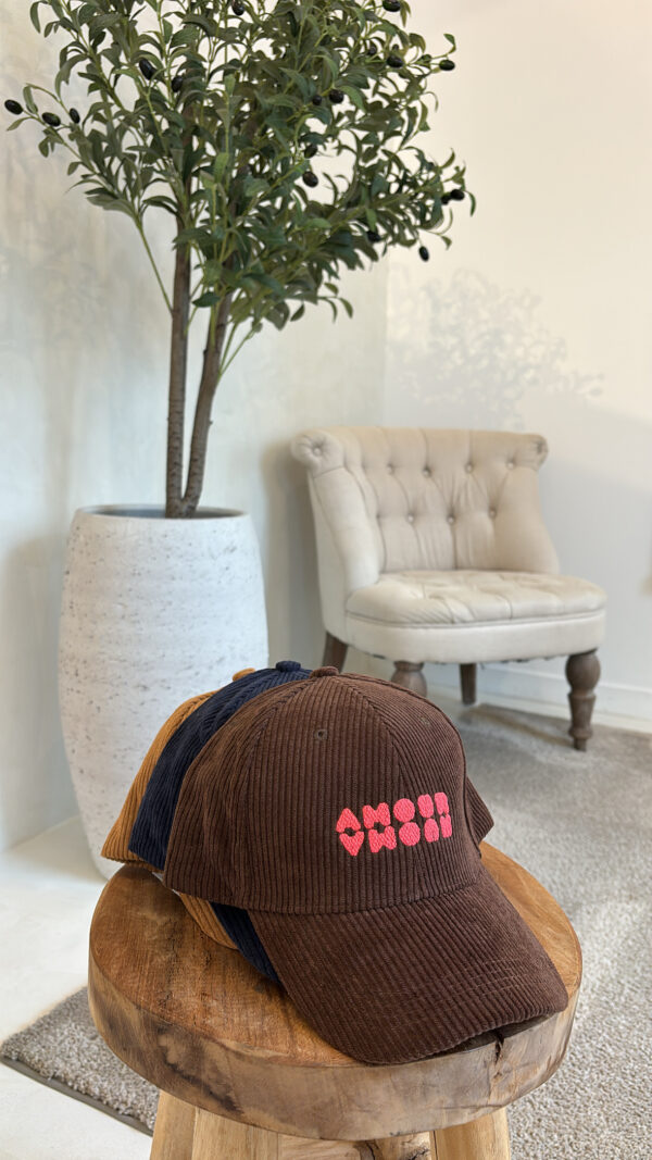 Casquette en velours « Amour » – Image 2