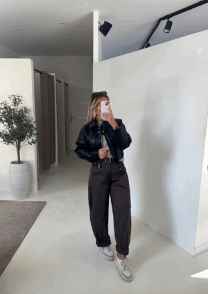 Veste simili cuir noire, poches sur le devant