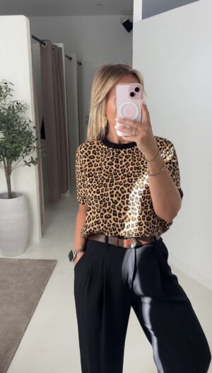T-shirt léopard avec col noir