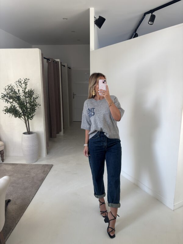 Pull en maille gris manches courtes « Très chic »