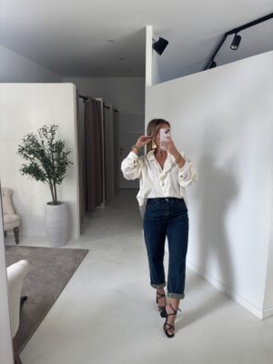 Blouse écrue oversize détails volants