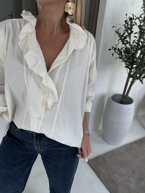 Blouse écrue oversize détails volants – Image 2
