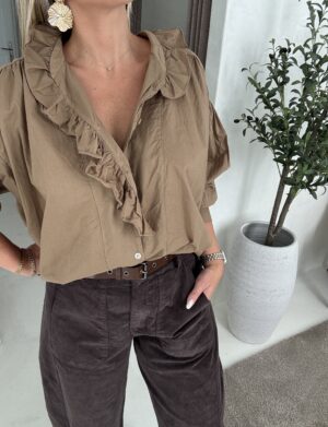 Blouse camel oversize détails volants
