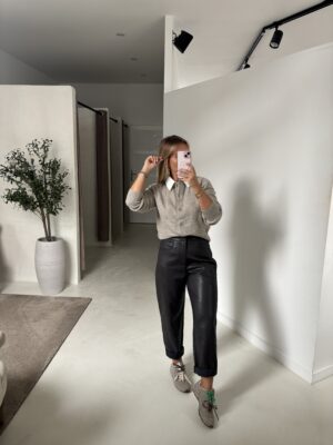 Cardigan avec col chemise et fermeture à boutons