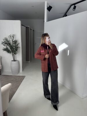 Veste matelassée léopard camel et rose, brodée « amour »