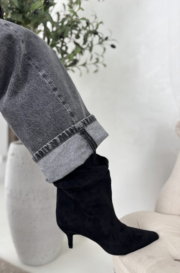 Bottes mi-hautes en suédine noires, bout pointu – Image 2