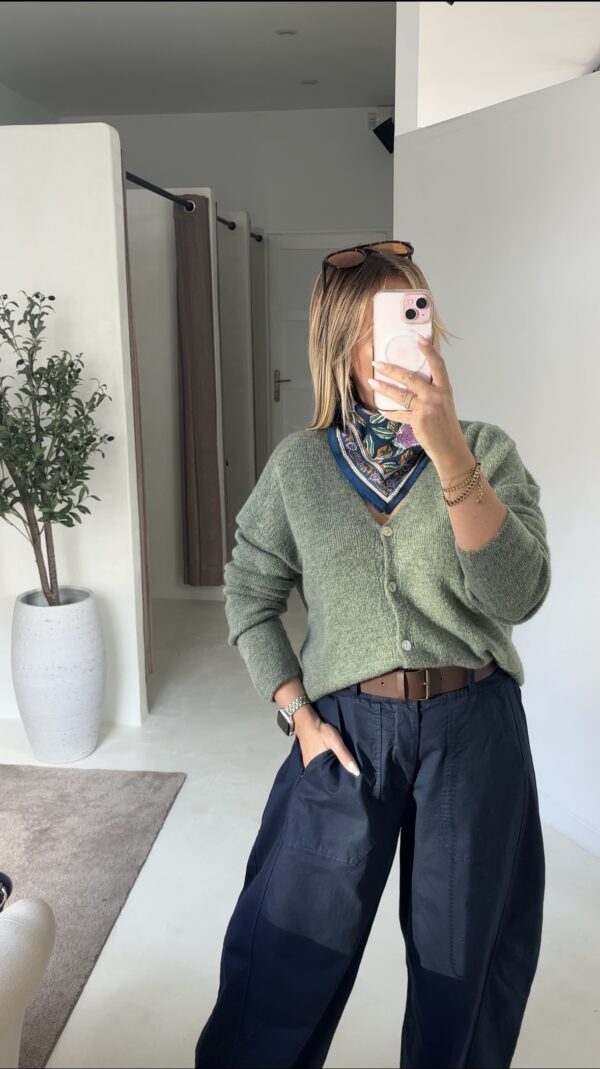 Gilet boutonné vert sauge foncé – Image 2