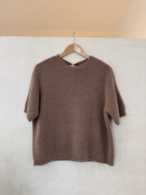 Pull doux manches courtes taupe