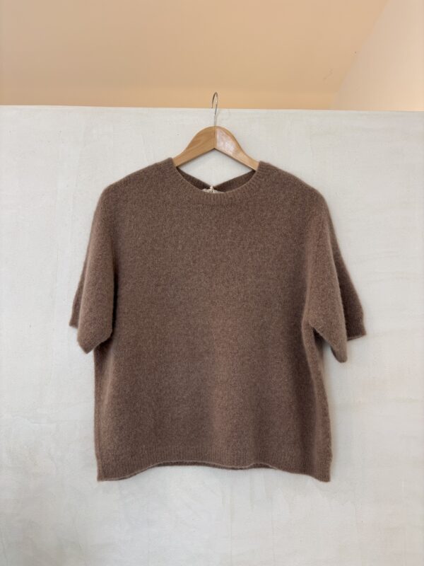 Pull doux manches courtes taupe